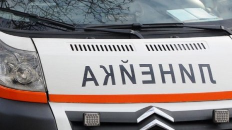 Момче се подпали, зареждал бензин в моторен трион