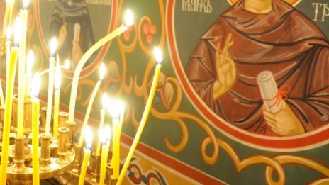 Хлапета ограбиха касата на църковен храм в Луковит