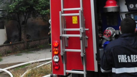 Подпалиха 2 товарни автомобила в Омуртаг