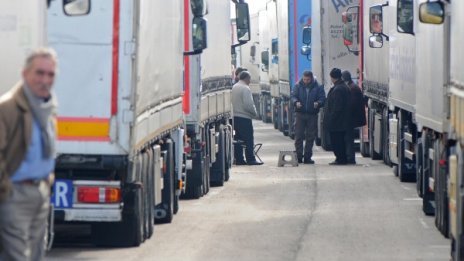Опашки, гранични проблеми, превозвачите се стягат за блокади