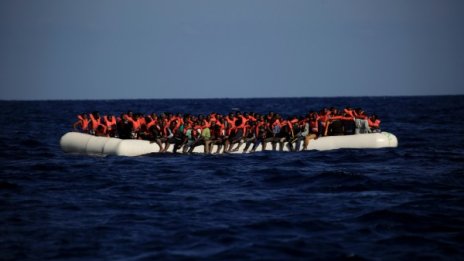 20 години затвор в Италия за трафик на бежанци