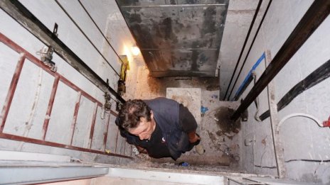 228 асансьора са спрени след проверки