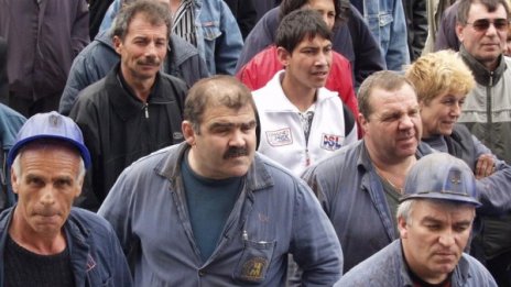 Предложение: Протестът в "Бобов дол" &ndash; платен отпуск 