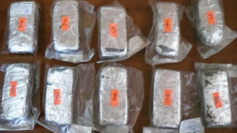 Шофьор метна 24 кила кока в камиона си и пое за Турция 