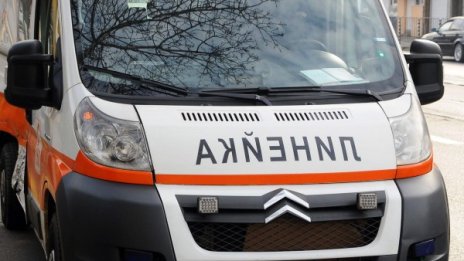 Взеха книжката на единствената "частна линейка" в Камено