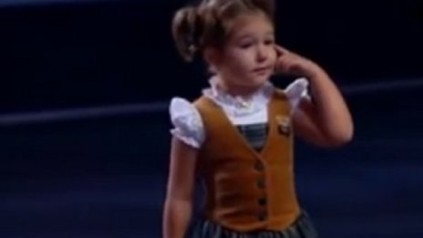 4-годишната Бела, която говори 7 езика