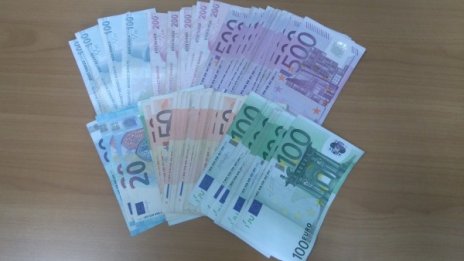 Контрабанда в дамската чанта: ?15 000 на Малкo Търново
