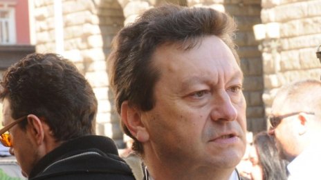 Депутатски емоции: Хулиган, простак и идиот…
