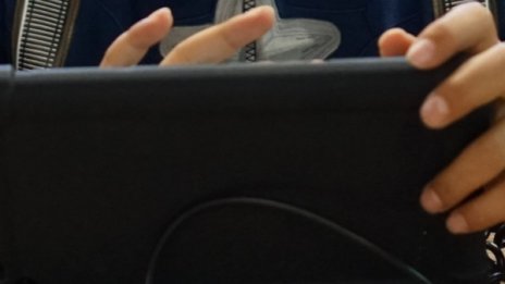 Всяко четвърто 12-годишно приема "приятелство" в мрежата от раз