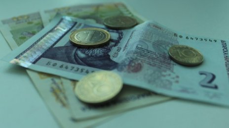 2017-а: По-високи осигуровки, ръст при заплати и пенсии