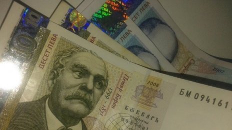 Възрастна габровка "залови" полицаи... с 9 бона
