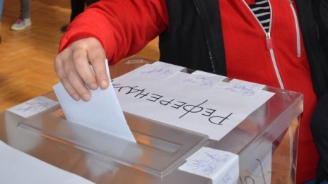"Маркет линкс": Половин процент разлика между Радев и Цачева