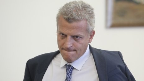 Червен генерал – президент? Абсурд, отсече Москов