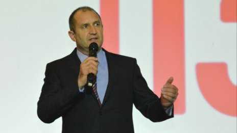 Разликата Радев-Цачева пада, вече е по-малко от 3%