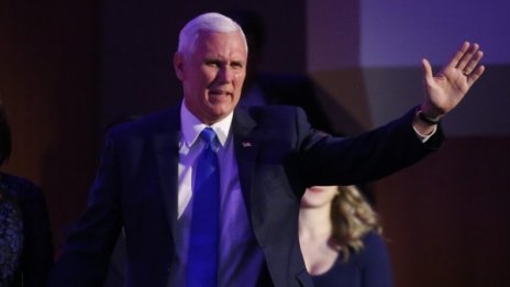 САЩ избраха своя шампион, радва се новото вице Майк Пенс