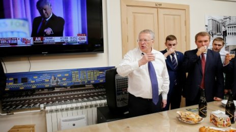 Жириновски гръмна 132 бутилки шампанско за Тръмп