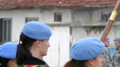 Подпийнала на работа... Жена изхвърча от армията