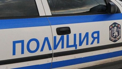 Шофьори се биха с бухалки, колоездач счупи стъкло на кола...
