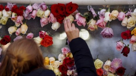 Франция отбелязва година от нападенията в Париж