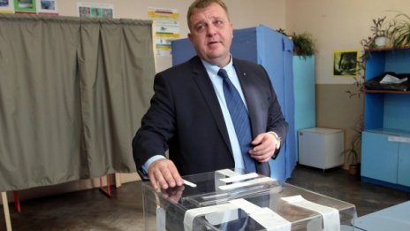 Каракачанов пусна бюлетина, за да се промени нещо