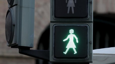 Светофарът ни пришпорва... по формула от 30-те години