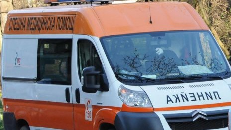 Възрастна жена се обеси с кабел на телевизор в дом