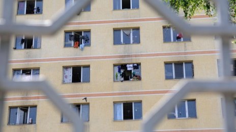 Бежанците в Харманли няма да излизат от лагера