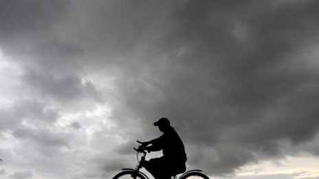 Облачно и мъгливо днес, температурите - до 14&deg;