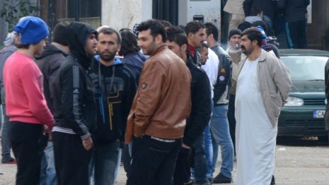 Лекари влизат при болните бежанци в Харманли &ndash; за успокоение!