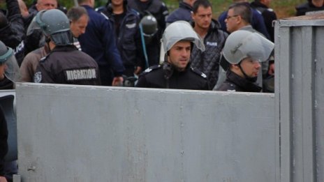 Бежанци или нелегални елементи – имат ли право да са у нас?