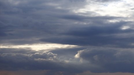 Облачно и мъгливо ще е днес, с температури до 8° - 13°
