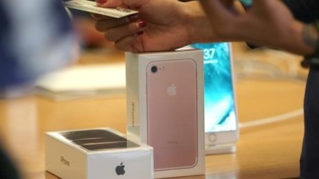 Apple грабва лъвския пай от печалбата при смартфоните