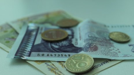 Добричлийка остави 3800 лв. в кашон за ало апаши