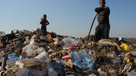 Джерман срещу сметище: Не му е мястото тук, миризма е! 