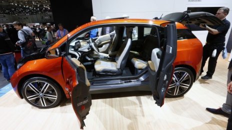BMW сменя дизайна на електромибила си i3 