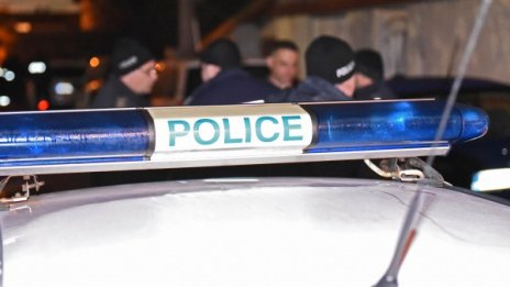 15-годишен подкара кола, не спря на палка, катастрофира