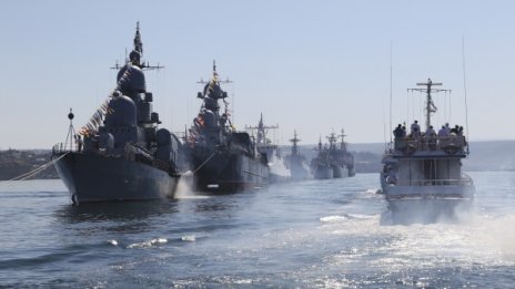 Учения на Украйна край Крим, Русия пусна бойни кораби