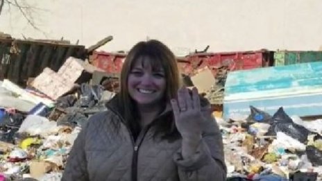 Късметлийска му работа: Жена намери халката си на бунище