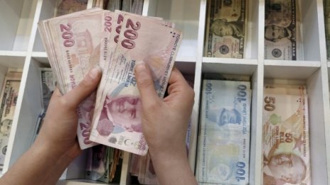 Турция с нови опити да спре обезценяването на лирата