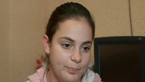 С грижа за мама: Момичето, което пропуска уроците