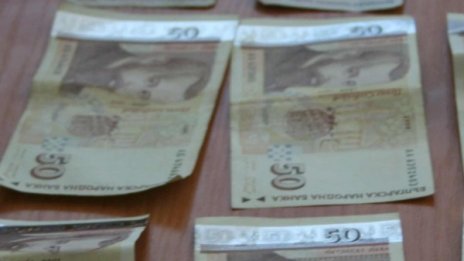 НИМ вдига заплатите с между 100-300 лева