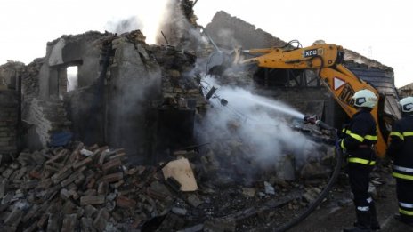 Хитрино на сутринта: Пустош, полиция и пожарникари