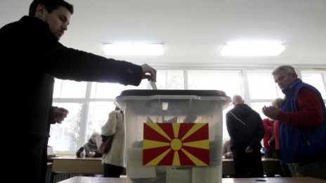 Първи резултати: Партията на Груевски води в Македония