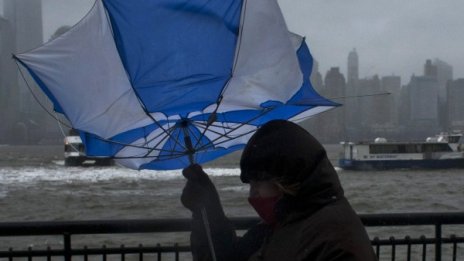 Днес по-внимателно: Жълт код за мощен вятър