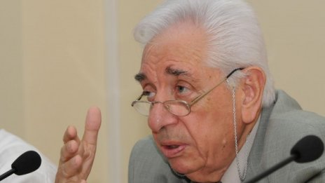 In memoriam: Отиде си Човекът парламент Гиньо Ганев 