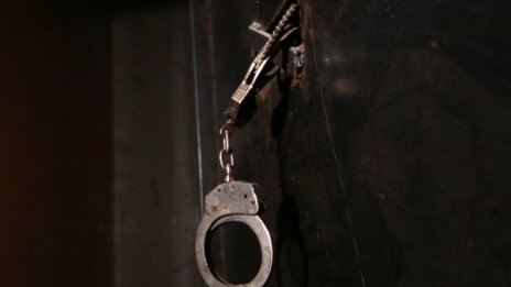 Убиецът на 16-годишна девойка се самоуби в затвора