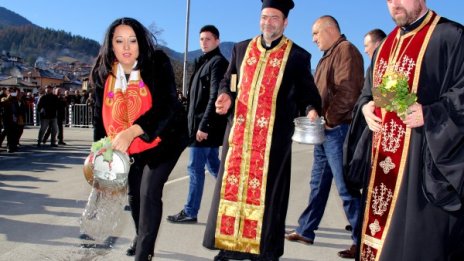 Борисов откри път в Смолян с цитати от Библията и Корана