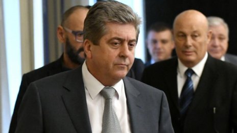 Първанов си отива! И Калфин, може и Петков…