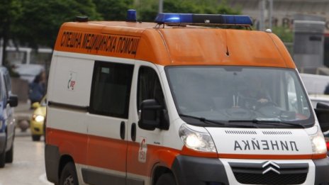 Мъж с арабско име е наръган с нож в мола на "Стамболийски"
