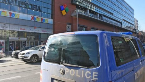 Прибраха в ареста охранителя, който рани с нож 19-годишен